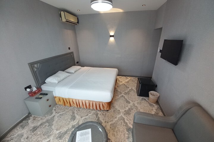 Room 27 of 50