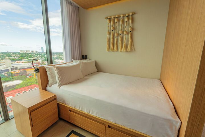 Room 28 of 335