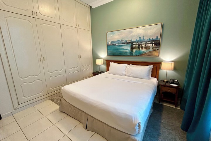 Room 8 of 37