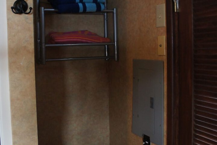 Room 17 of 40