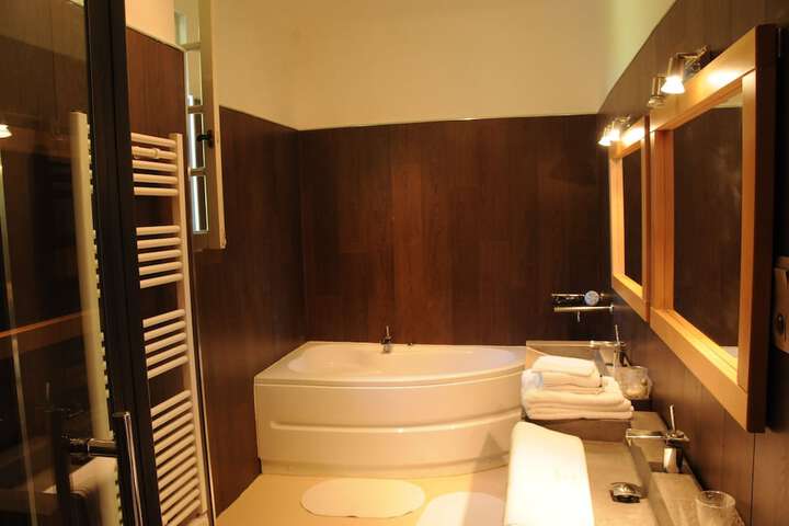 Room 14 of 35