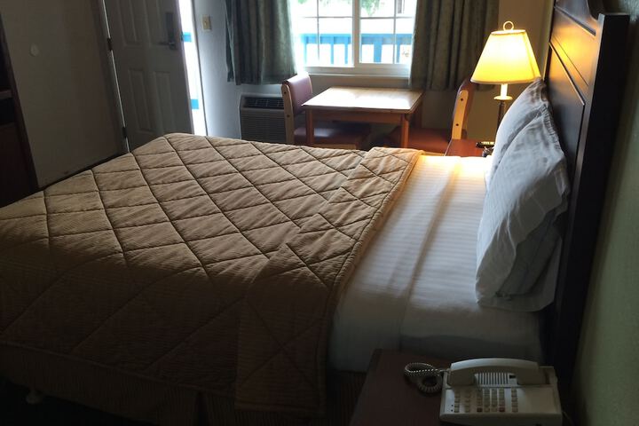 Room 5 of 30