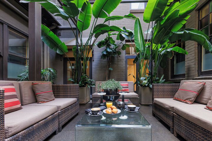Entrance & Lobby