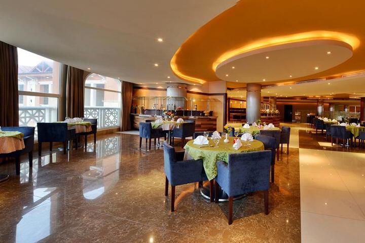 Dining 6 of 7
