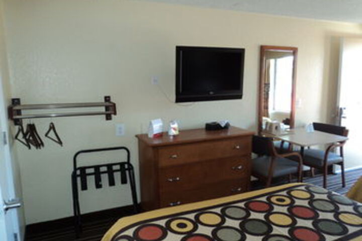 Room 26 of 49