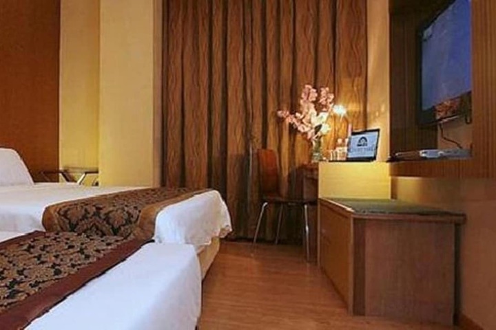Room 16 of 47