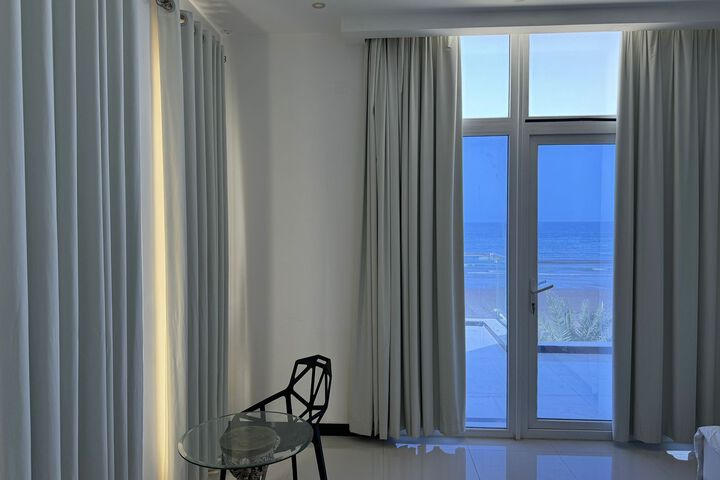 Room 6 of 19