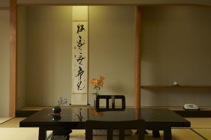 Room 14 of 93