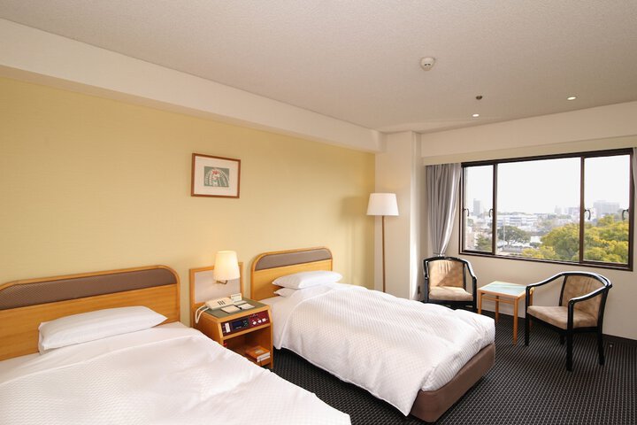 Room 10 of 126