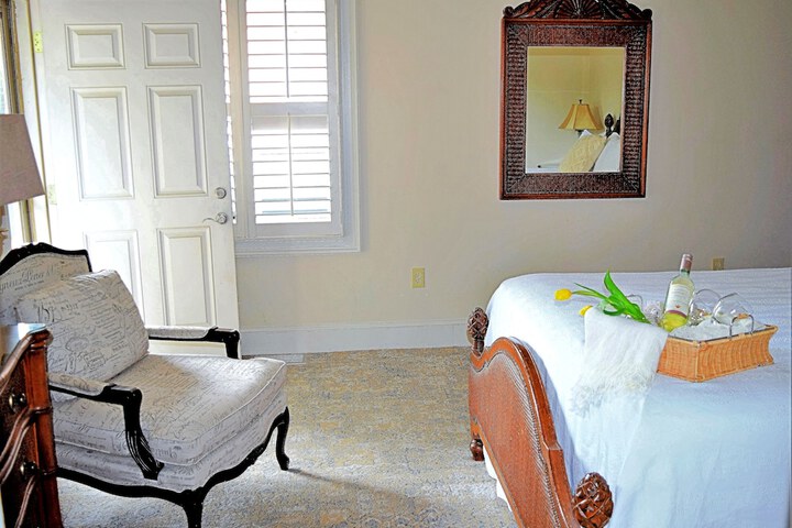 Room 25 of 227