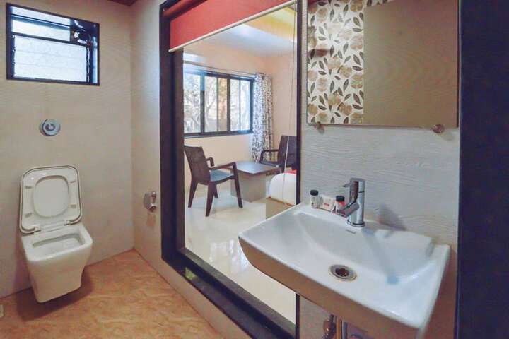 Room 15 of 36