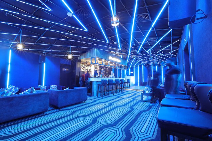 Lounge 114 of 140