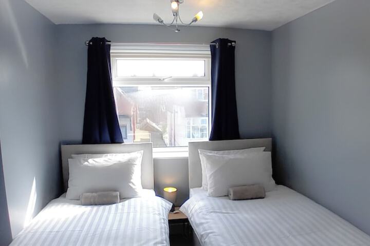 Room 6 of 49