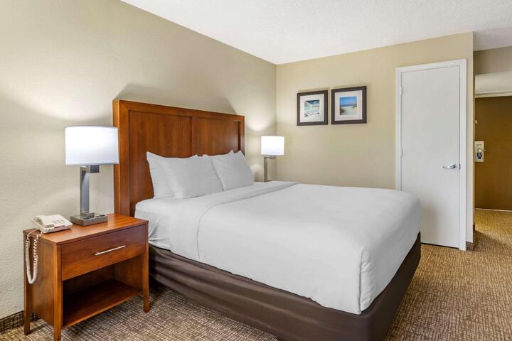 2 Queen Beds Upgrade (3 of 21)