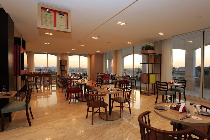 Dining 133 of 195