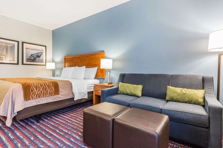 1 King Bed (2 of 19)