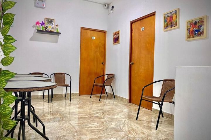 Room 8 of 13