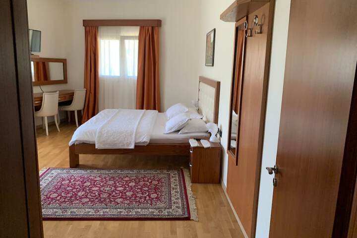 Room 3 of 57