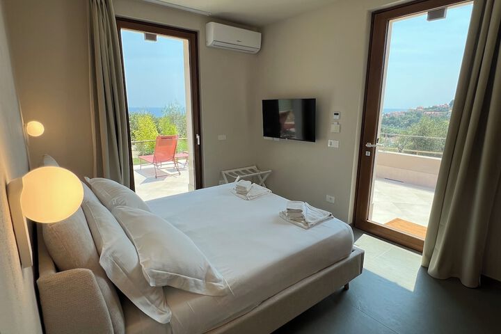 Room 42 of 120