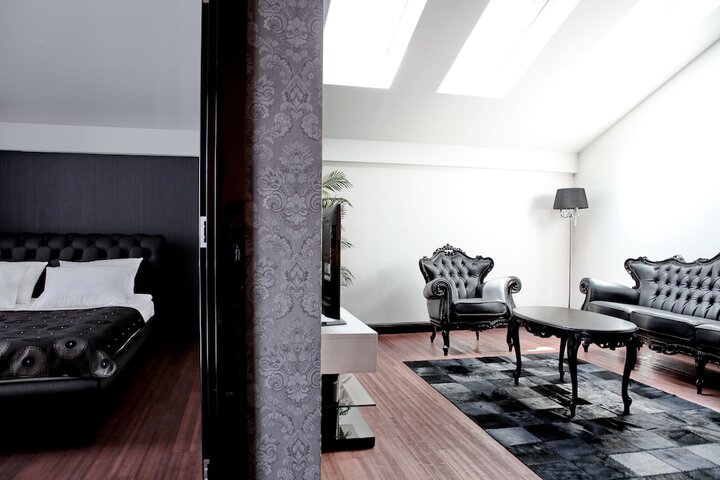 Room 33 of 267
