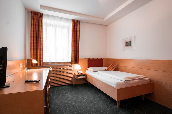 Room 19 of 54