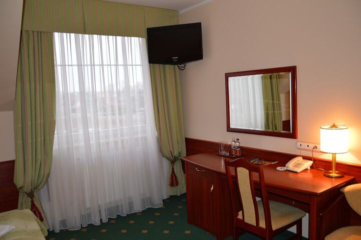 Room 15 of 68