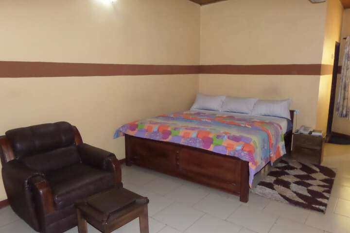 Room 9 of 11