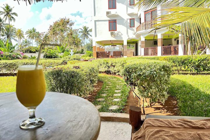 Hotel Exterior 146 of 148