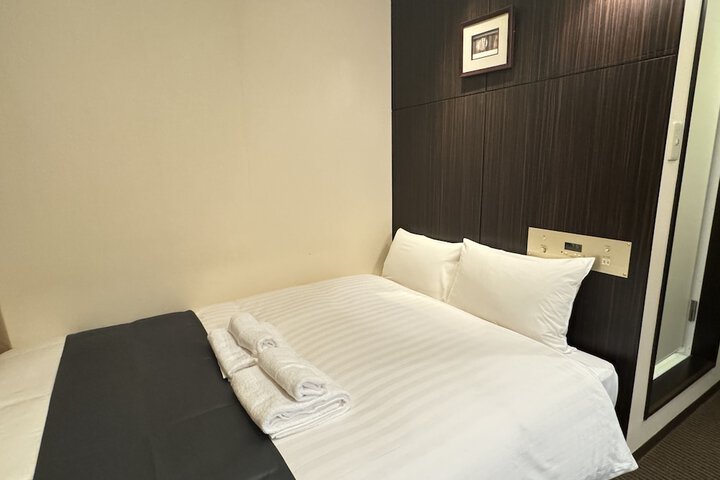 Room 6 of 72