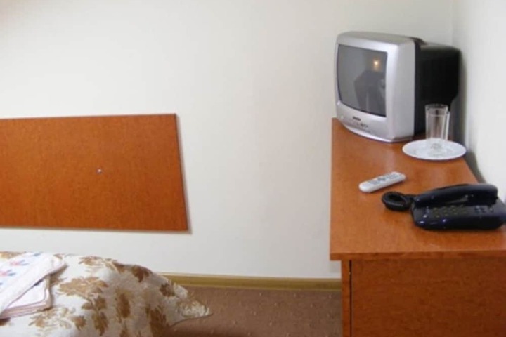 Room 4 of 27