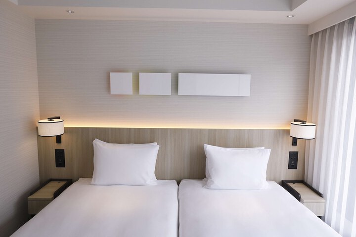 Room 83 of 160