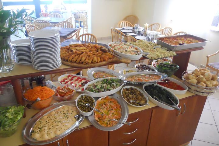 Dining 19 of 24