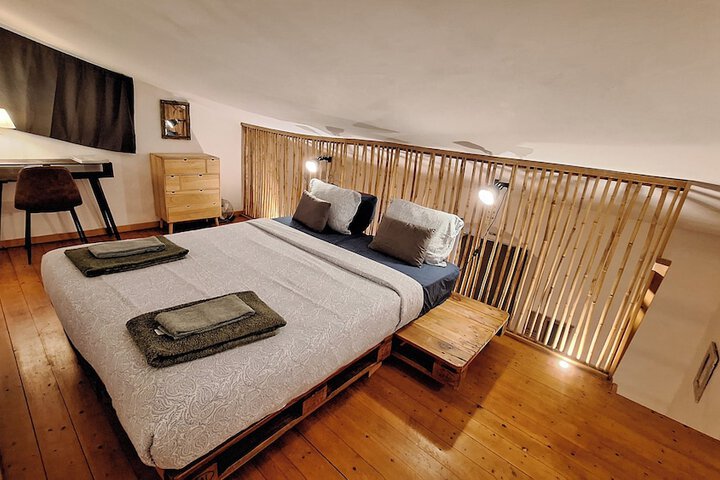 Room 15 of 121