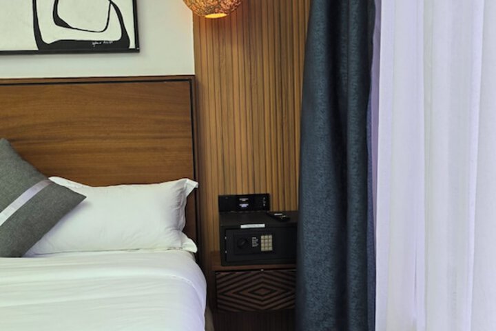Room 12 of 61