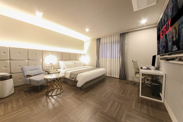 Room 4 of 45