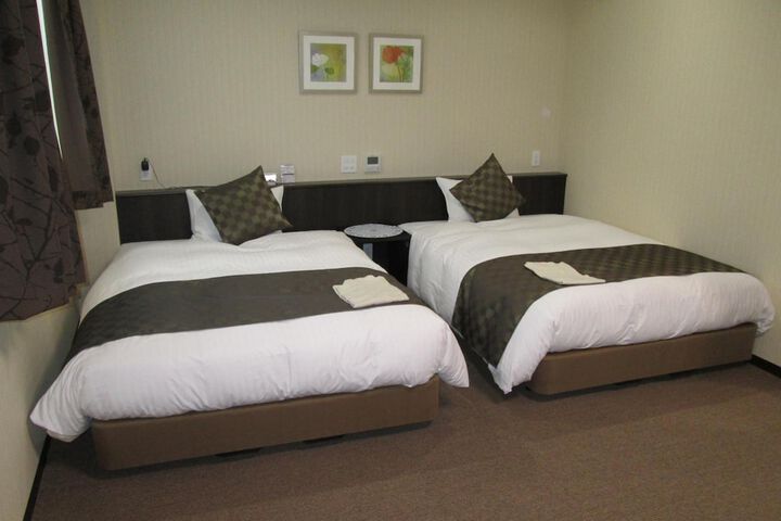 Room 13 of 48