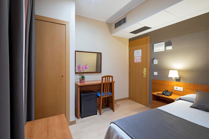Room 4 of 19