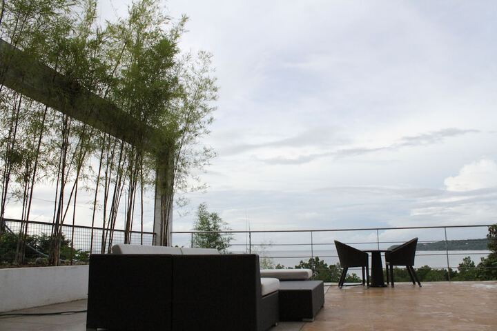 Sundeck 148 of 159