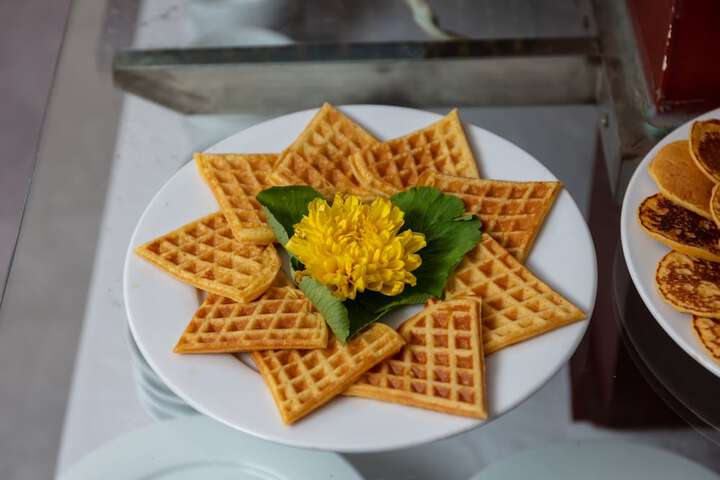 Dining 42 of 55
