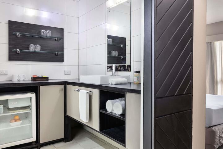 Room 10 of 76
