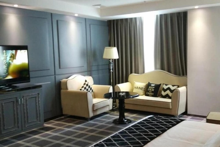 Room 14 of 42