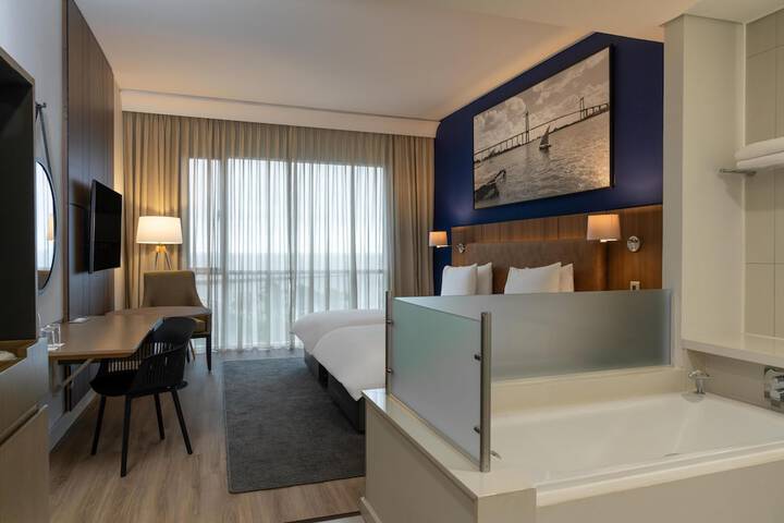 Room 80 of 309