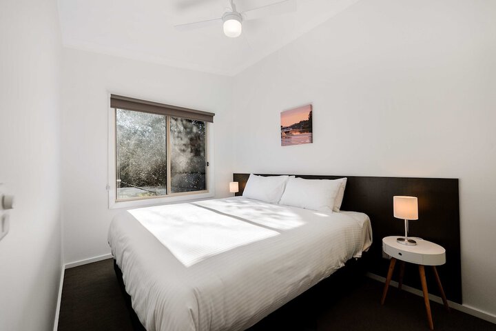 Room 4 of 130