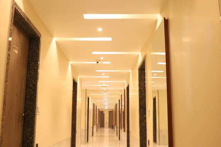 Room 6 of 19