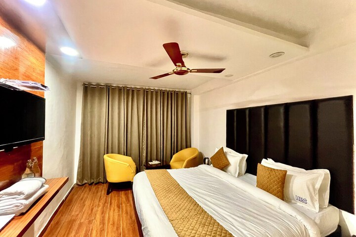Room 34 of 55
