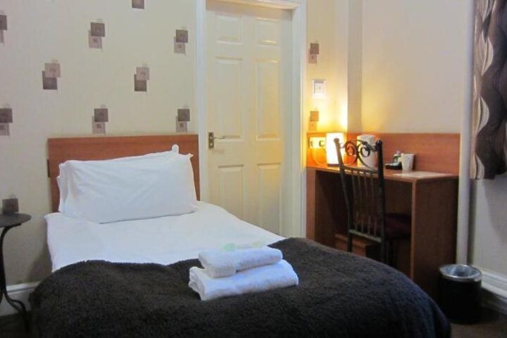 THE GRAIL COURT HOTEL