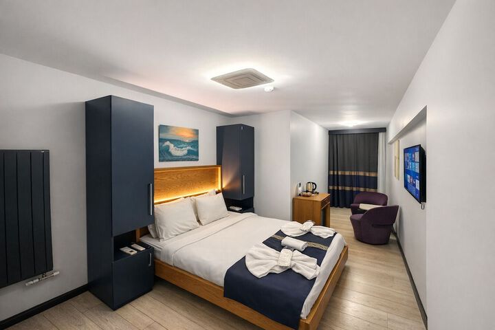 Room 8 of 30
