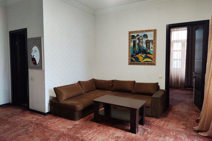 Room 8 of 21