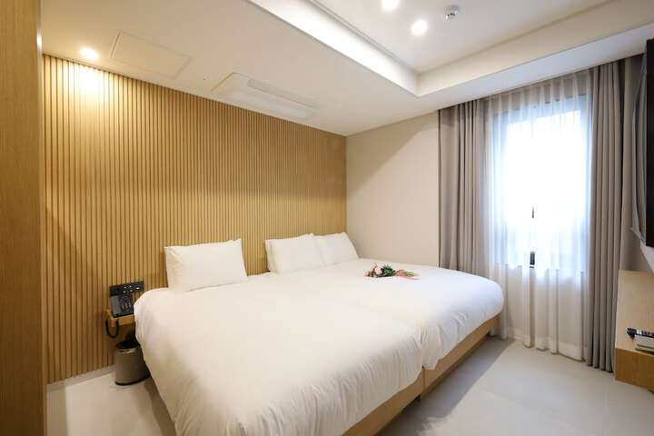 Room 46 of 75