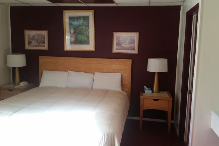 Room 27 of 39